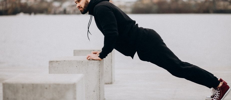 Guia da calça de moletom masculina: Surpreenda com essa peça versátil e despojada! Guia da calça de moletom masculina: Surpreenda com essa peça versátil e despojada!
